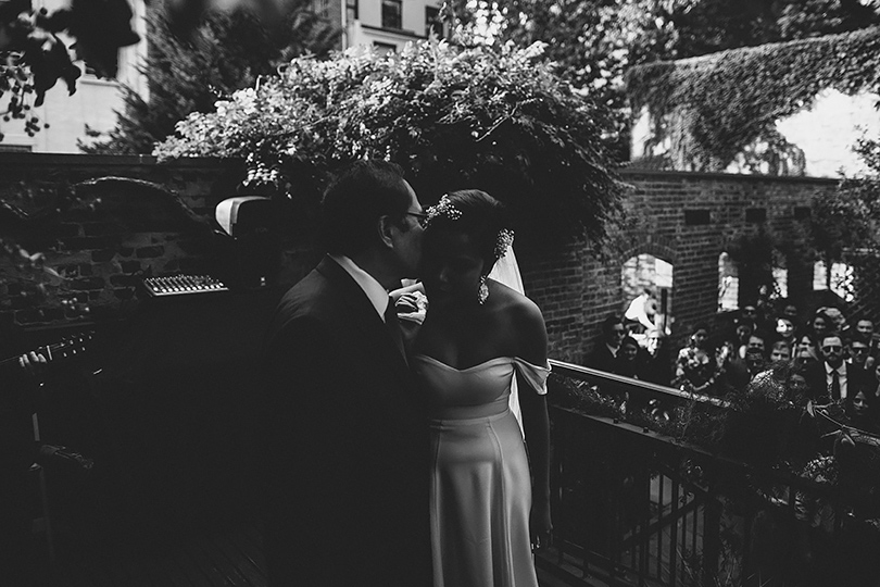 Brooklyn wedding backyard NYC photos-005
